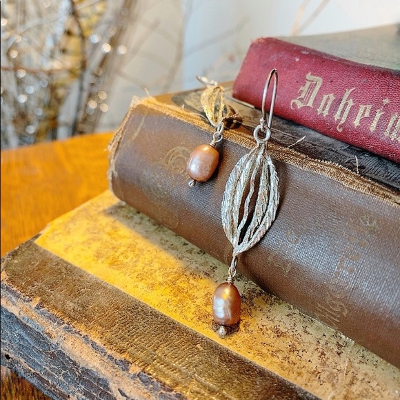 Silver Open-Cut Leaf with RoseGold Pearl Earrings - Picture 2 of 2